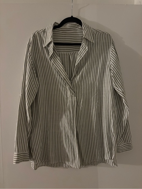 Tops - Relaxed Striped 3/4 Button-Front Shirt in grey and White